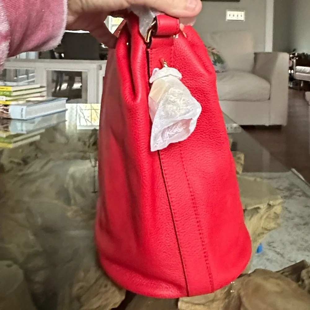 NWT Alexander McQueen Padlock Skull Bucket Bag Red Leather Sealed Hardware